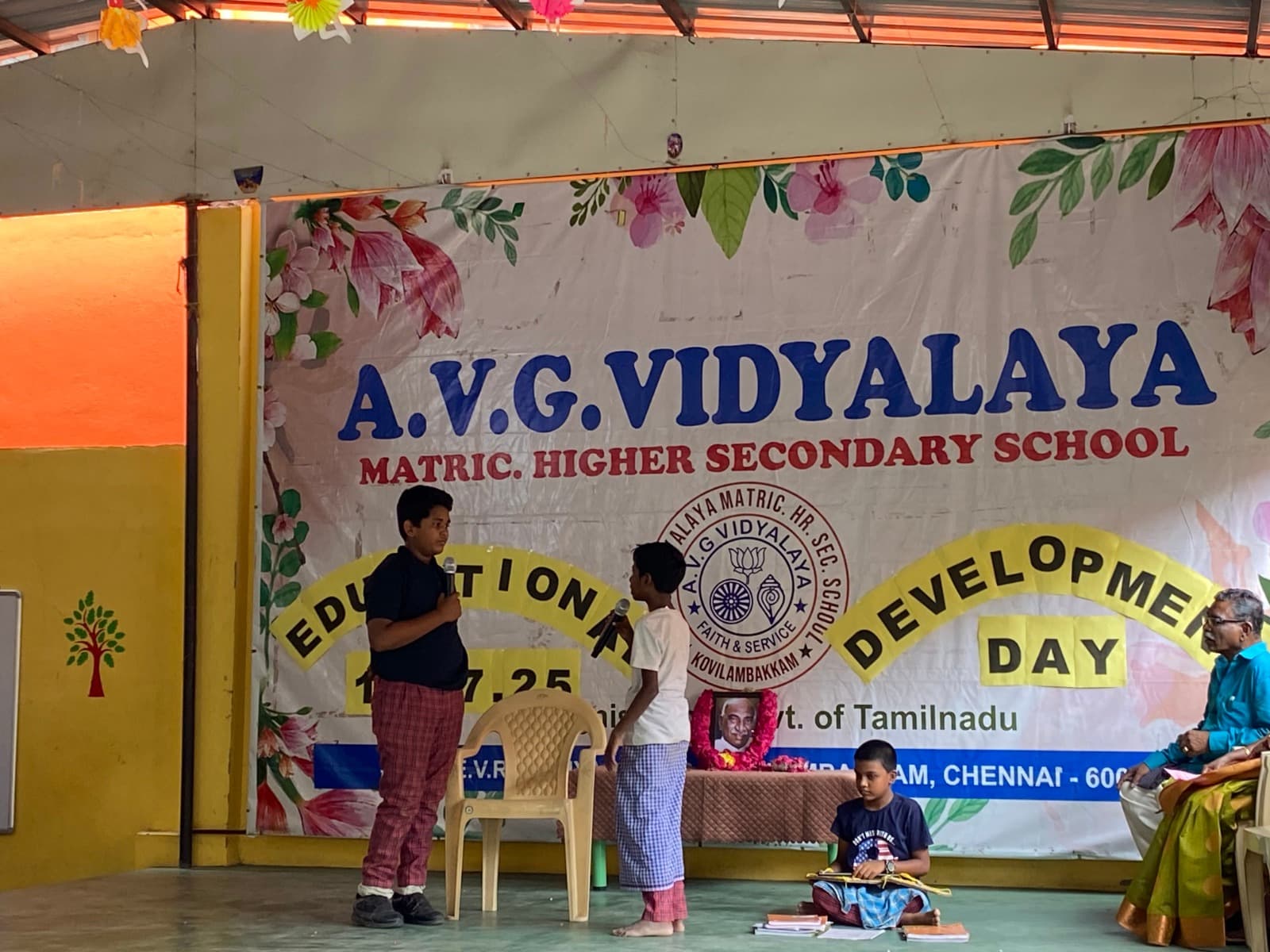 AVG teachers and students during Educational Development Day